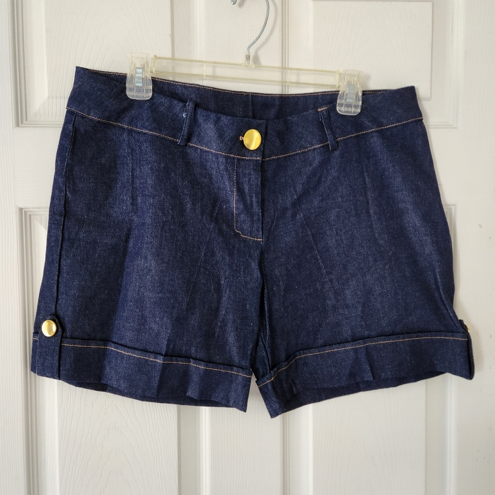 Women's 2XL denim shorts.